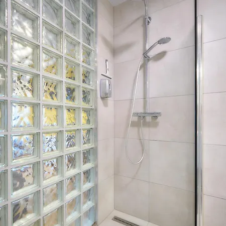 فندق مبيت وإفطار Cecha &wellness *